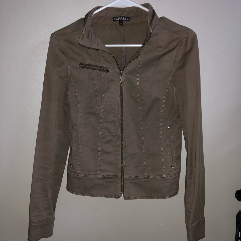 Jacket with zipper detail